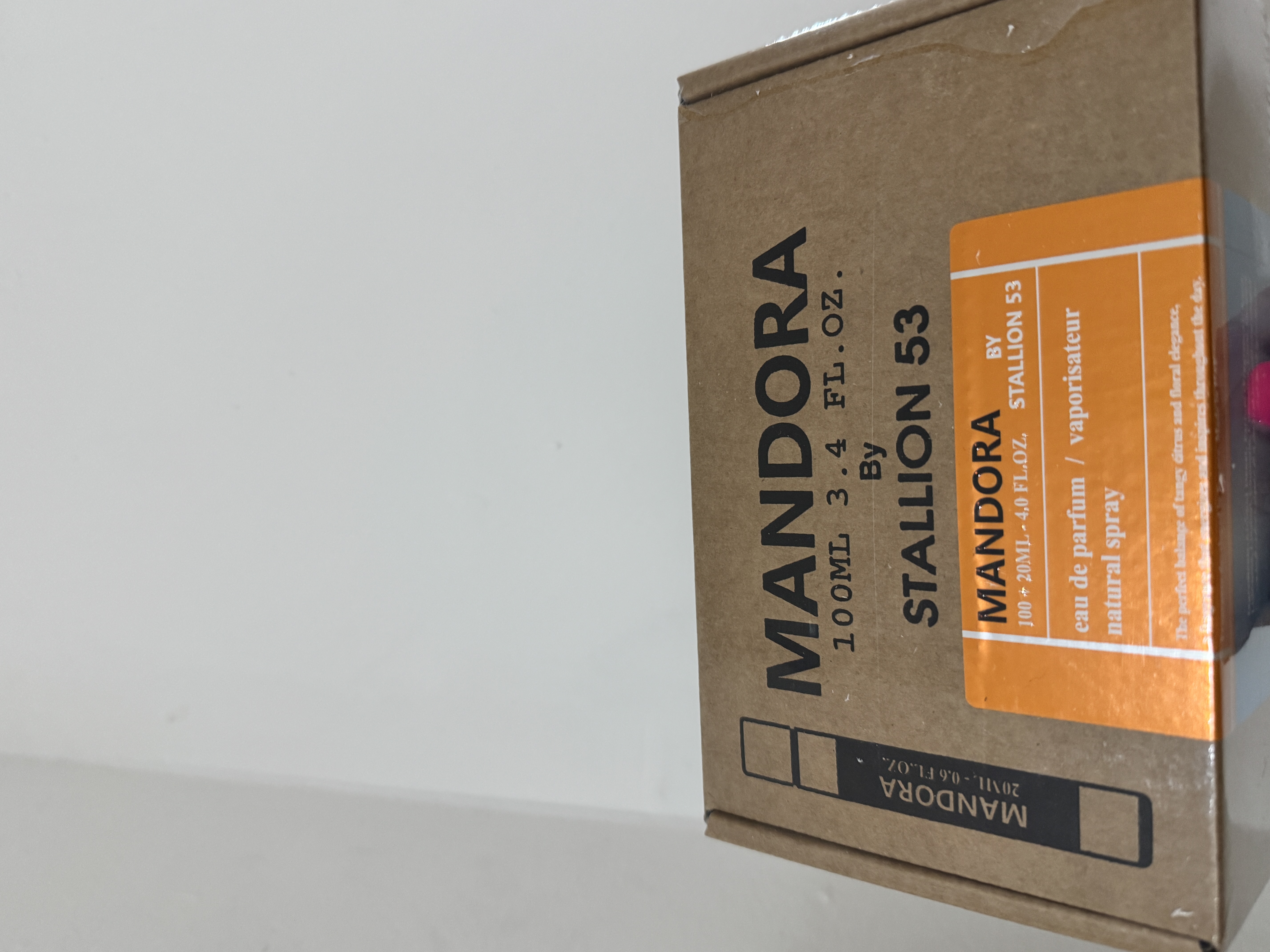 EMPER STALLION 53 MANDORA CON DECANT